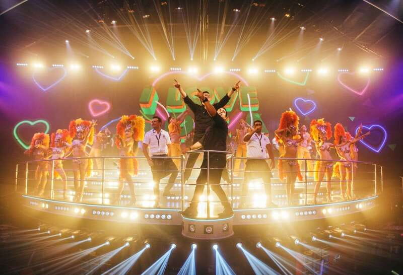 Cancun: Coco Bongo Nightclub Experience - Crowd Reality Check: It Can Get Overwhelming