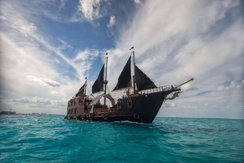 Cancún: Jolly Roger Pirate Dinner Cruise 2025 - Key things to know before you go