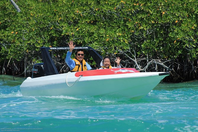 Cancun speedboat and snorkel tour: shared speedboat - Guides like Carlos, Jorge, and Ricardo, plus what makes the teaching work