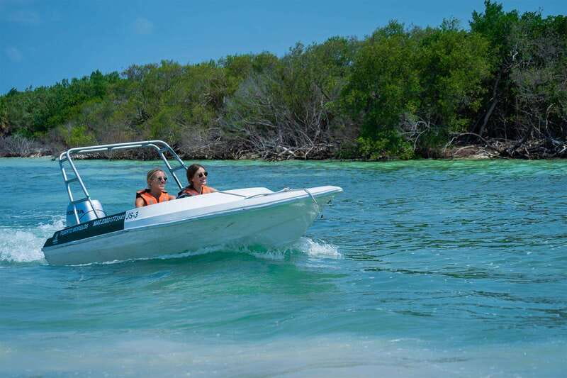 Cancun: Speedboat tour to a Virgin Beach - Getting picked up, then heading out fast