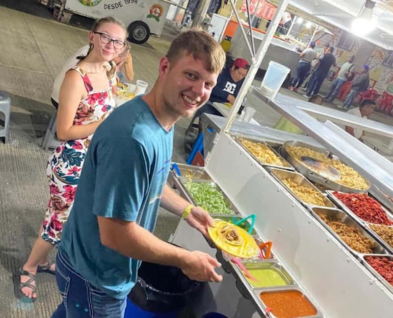 Cancun Taco Tour: Street Food & Tequila Tasting in Downtown - Agua fresca and the sweet-and-simple churro finale