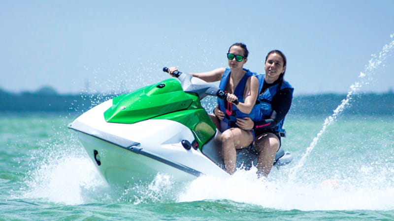 Cancun: Waverunner in Nichupte Lagoon - Who this jetski ride suits best