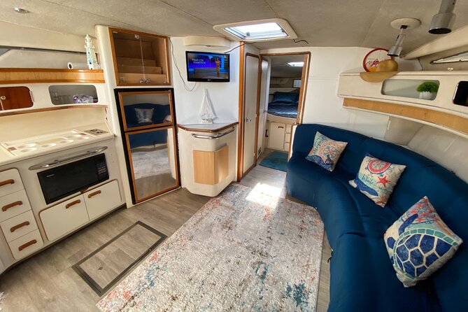 Cancun yachts rental BEATIFUL YACHT 46FT, 15 PAX MAX 25P6 - What’s Included Onboard (The Stuff That Usually Costs Extra)