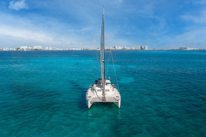 Catamaran Cancun to Isla mujeres Lunch OpenBar and Snorkeling - Stop 1, Museo Subacuatico de Arte at Chaacmol: the quick snorkel with statue photos