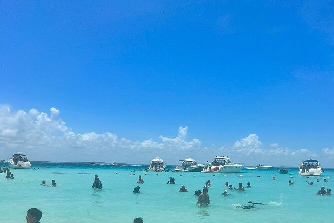 Catamaran Cancun to Isla mujeres Lunch OpenBar and Snorkeling - Stop 3, Playa Norte beach club time: crystal water, but watch the walking time