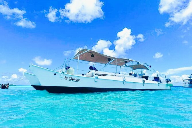 Catamaran Snorkel Adventure to El Cielo and The Money Bar Beach - The 10:00 am catamaran rhythm, and why timing matters