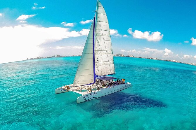 Catamaran Tour to Isla Mujeres from Cancún with Bar and Lunch - Spinnaker time: the thrill moment over the Caribbean