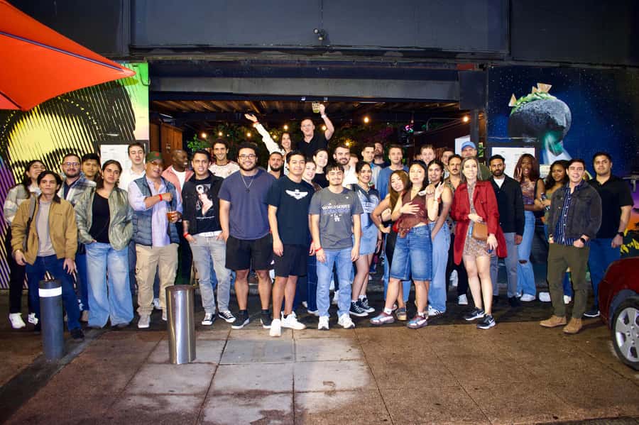 CDMX Pub Crawl: Guided Pub Crawl with Party Games - The structure: 4-5 bar stops, entry included, and a drink every time