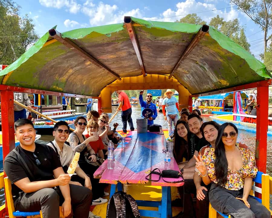 CDMX: Xochimilco Trajinera Party, Drinks, Mariachi & Snacks - Tips to Make Your Night Better