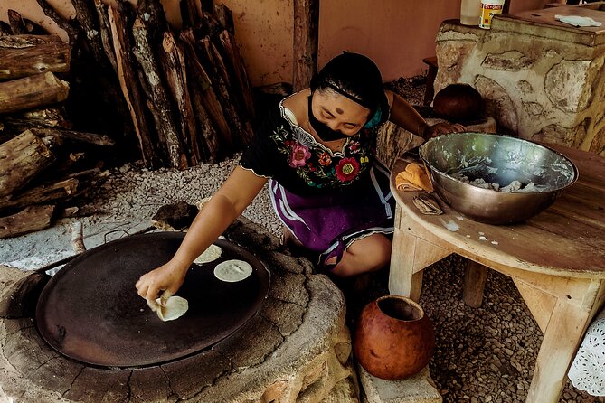Chichen Itza, Beautiful Cenote and Valladolid All Inclusive Tour - Chichen Itza: the stars of the show (and the vendor reality)