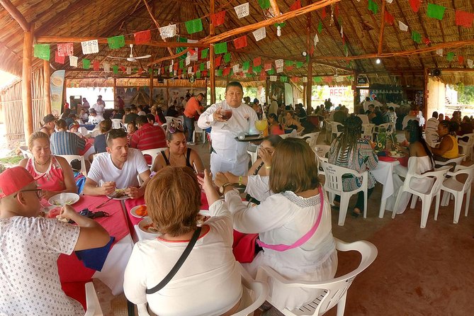 Chichen Itza & Cenote All-Inclusive Tour – Taxes & Entry Included - Valladolid: use the 15 minutes for photos, not deep exploring