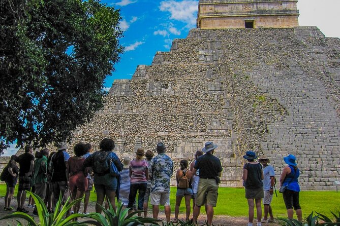 Chichen Itza, Cenote Sagrado and Valladolid from Cancun - Stop 2: Valladolid, 20 minutes to reset and snack