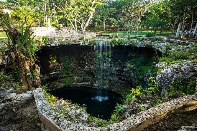 Chichen Itza, Cenote Sagrado and Valladolid from Cancun - Lunch, buffet timing, and how the souvenir stops work