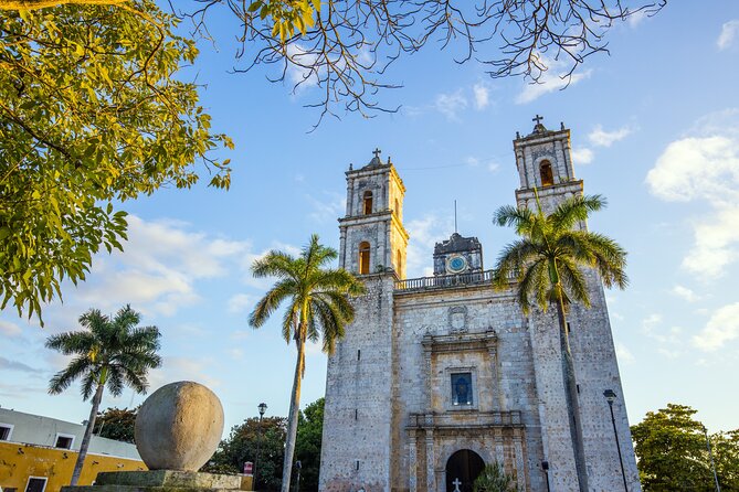 Chichen Itza, Cenote Sagrado and Valladolid from Cancun - Guides, group energy, and what the best commentary can add