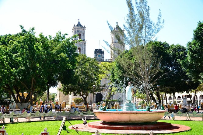 Chichen Itza Deluxe Valladolid and 2 Cenotes - Comfort, drinks, and the shopping moments that shape the day