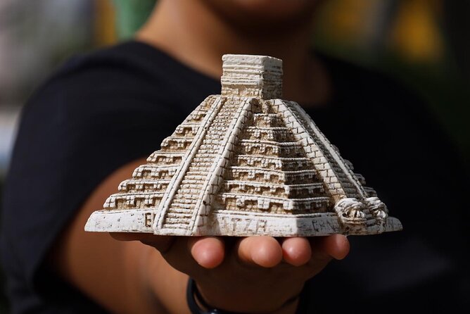 Chichen Itza Exclusive Tour, Cenote, Magical Town & Buffet - The Temple of the Warriors: quick stop, strong impact