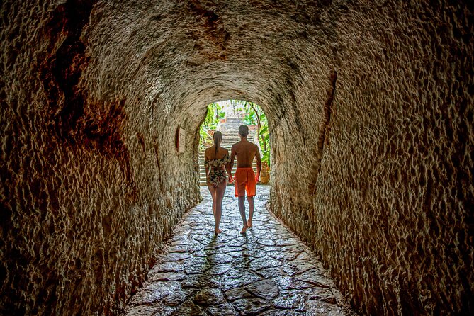 Chichén Itzá Guided Tour with Cenote & Buffet at Valladolid - Valladolid and lunch at La Casona: where the day softens