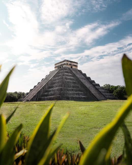 Chichen Itza On-Site Guided Tour with Certified Local Expert - Meeting at Chichén Itzá Parador Turístico and What the First Moments Feel Like