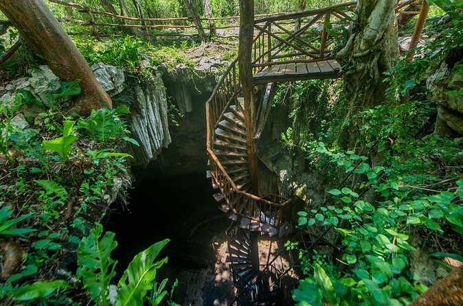 Choose your experience to live in Los 7 Cenotes San Gerónimo - Mayan culture context: what it adds to the water