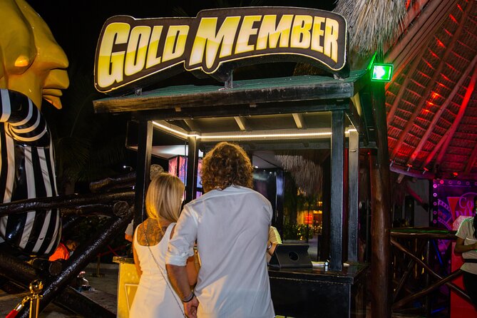 Cocobongo Skip the Line TIcket in Cancun - The night show and VIP feeling inside the club