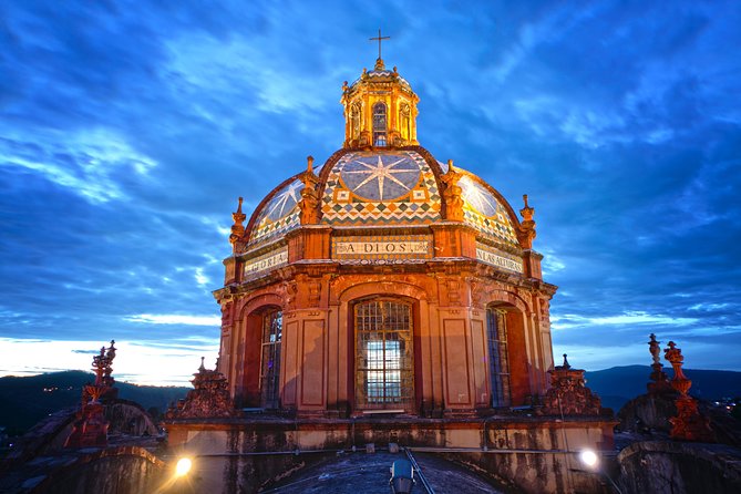 COMBO - Guadalupe Shrine & Teotihuacan Pyramids + Taxco (2 days) - Basilica de Santa Maria de Guadalupe: the meaning behind the crowd
