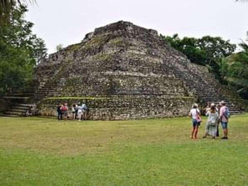 Costa Maya: Chacchoben Mayan City and Bacalar Lagoon Tour - Chacchoben Mayan City, Jungle Surroundings, and What You’ll Actually See