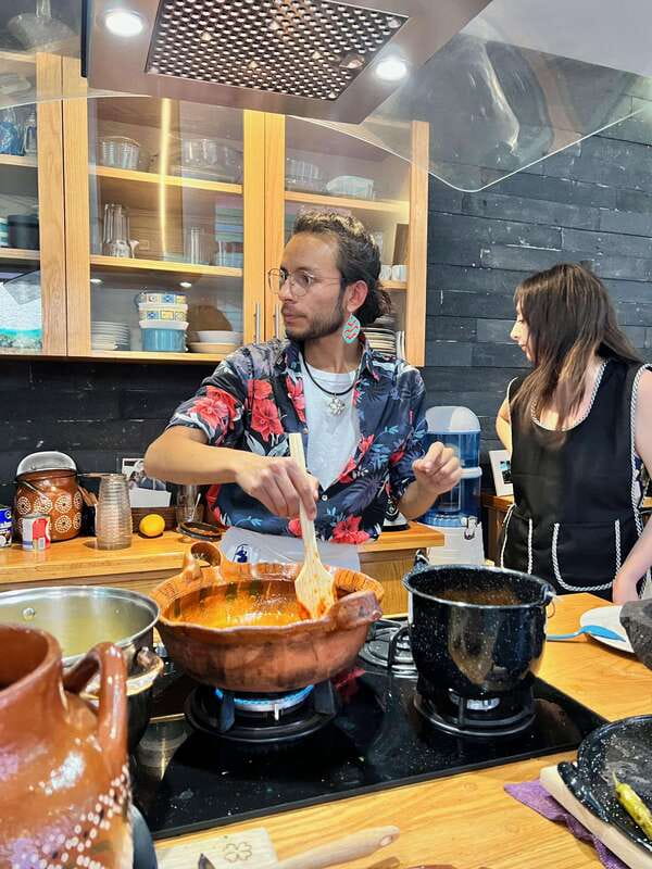 Coyocán: Market Tour and Cooking Class - Meztli Boutique House & Spa: the vintage kitchen setup
