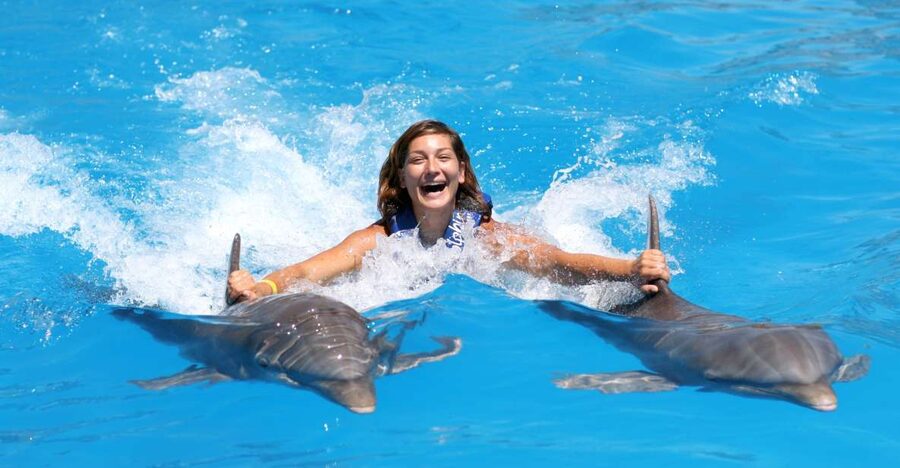 Cozumel: Dolphin Royal Connection and Manatee Interaction - Rules that affect your day: cameras, sunscreen, lockers, and height limits