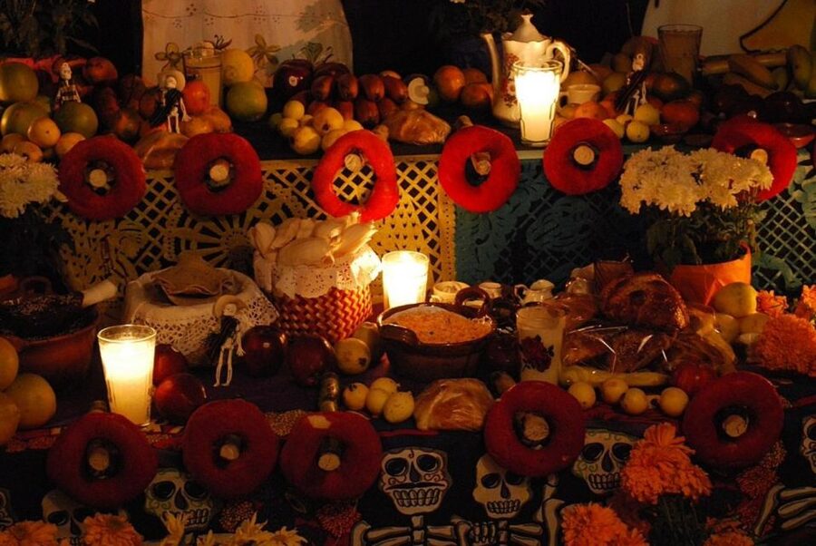 Day of the Dead Tour in San Andres Míxquic From Mexico City - The Cemetery Visit: Families at Decorated Graves