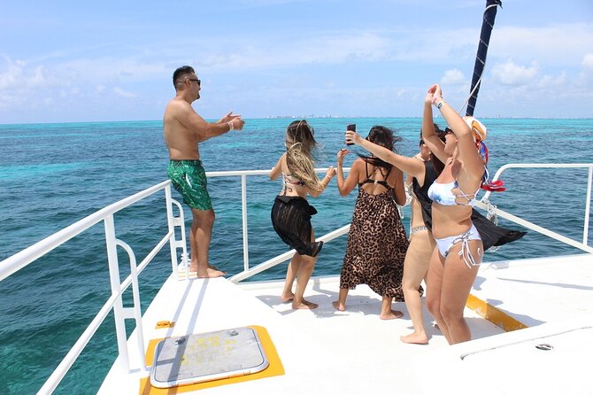 Deluxe Catamaran to Isla Mujeres with Open Bar from Cancun - Cruise Time From Cancun: Views, Open Bar, and Boat Extras