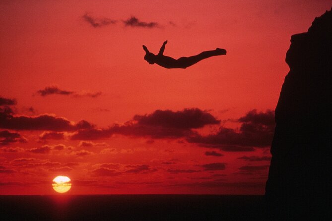DeLuxe Cliff Divers+Sunset Exhibition byNight w/Different Options - La Perla dinner: what you get, and what to watch for