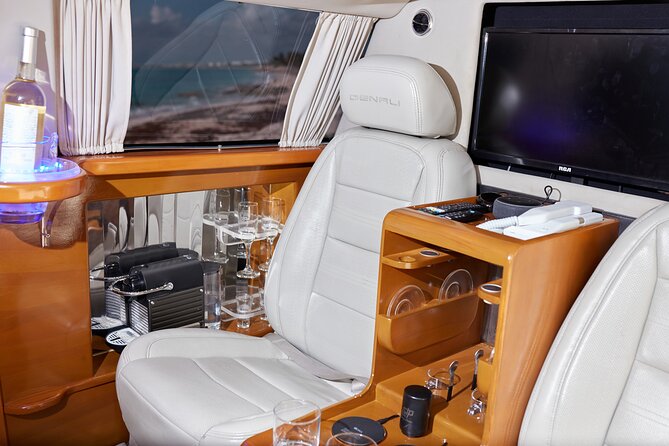 Deluxe GMC Limousine from Cancun Airport to Puerto Morelos - Practical Tips so Your Pickup Goes Smoothly