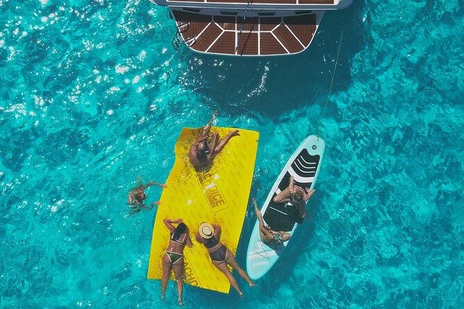 Deluxe Yacht 48FT with FlyBrige Rental in Cancun - Meeting at Cenzontle and What to Do Before You Step Aboard