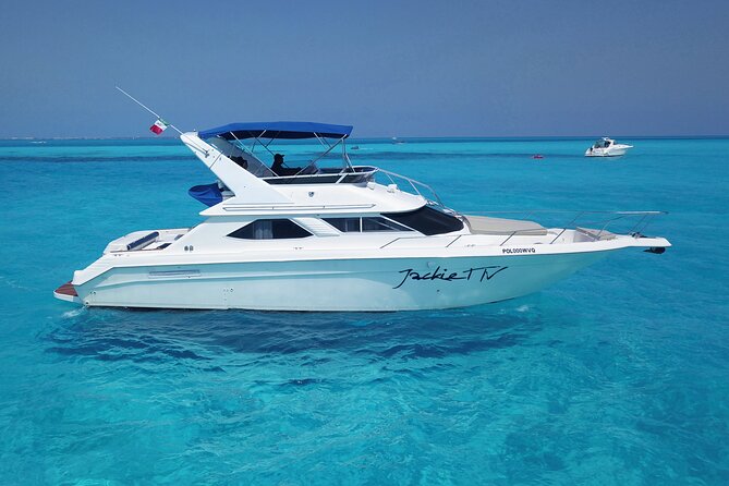 Deluxe Yacht 48FT with FlyBrige Rental in Cancun - 1-2 Hours in Cancun: Nichupte Lagoon, Mangroves, and a Bay Swim