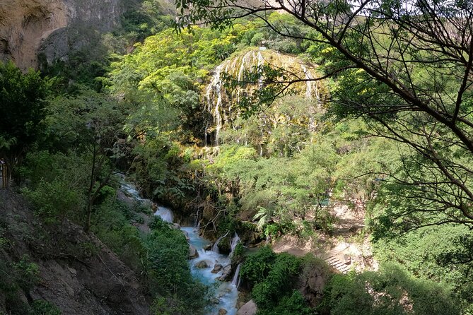 Early & Express Tolantongo Hot Springs - Getting There from Mexico City: The 4:30 AM Pickup and Road Reality