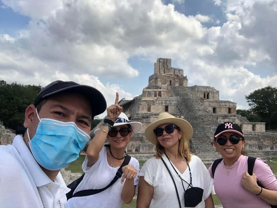 Edzná with a local: an archeo Mayan adventure - The 2-hour Edzná guided visit with Hector or Ricardo