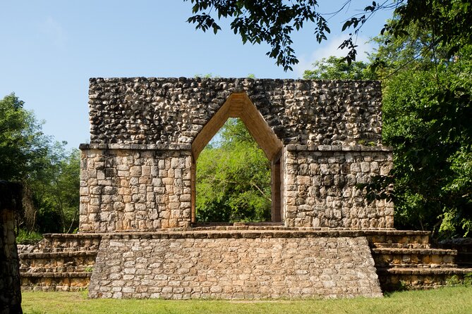 Ek Balam, Mayan traditions and cenote Chichikan - The route: Cancun pickup, long drive, then three very different stops
