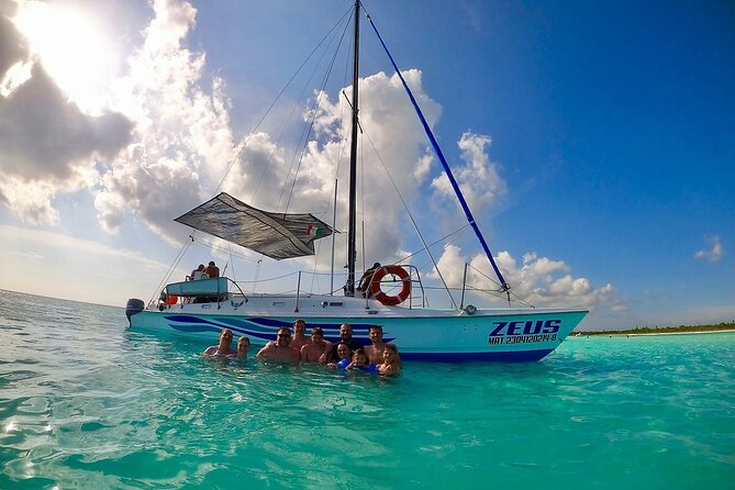 El Cielo Cozumel Snorkeling trip by Catamaran - Beach break expectations: the sandbar and the “beach club” confusion