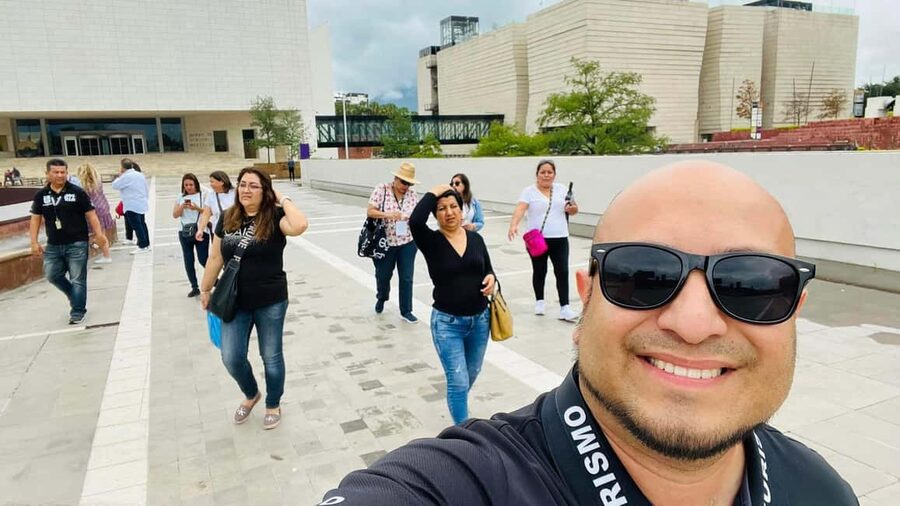 El mejor "City tour de Monterrey" +Guía +traslados +tickets - Fountain of Life and Government Palace: The City Speaks Through Symbols