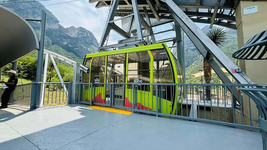 El mejor tour a "Grutas de Garcia" + Teleférico + Tickets - Comfort and safety: what the tour says versus what the cave route feels like