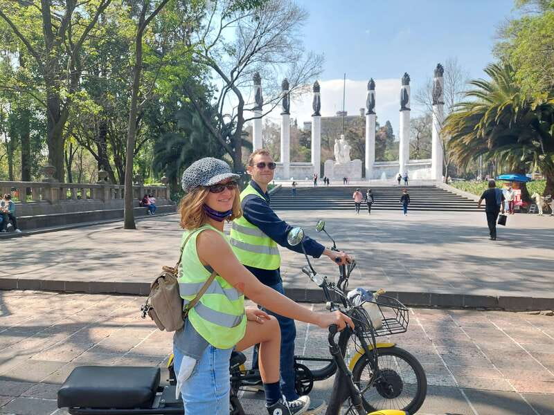 Electric Bike City Tour with a taco stop. - Avenida Álvaro Obregón and the Second Food Moment