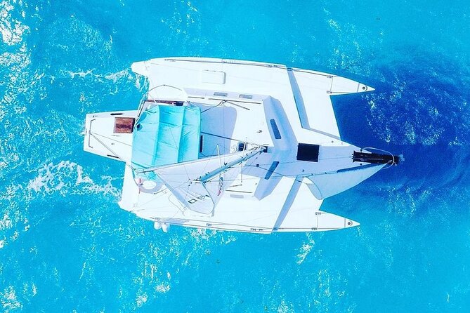 Exciting Catamaran Tour to Isla Mujeres, from Cancún! - The beach club lunch: included buffet, plus downtime