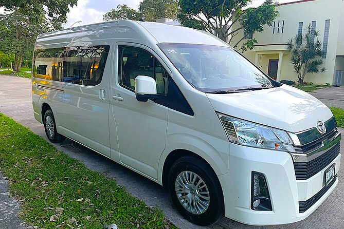 Exclusive Guided Tour: Chichen Itza - Cenote Ik Kil -Valladolid - Lunch, bottled water, and the private-ride basics