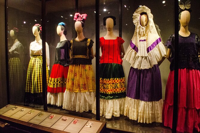 EXCLUSIVE TOUR Frida Kahlo Museum - SMALL GROUPS - The Small-Group Format: 8 People Max, Real Questions Allowed