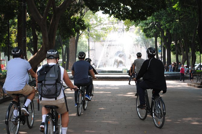 Frida Kahlo VIP [Museum Tickets Included] Bike, Markets & Churros - Churros, atole, tostadas, and market drinks, included