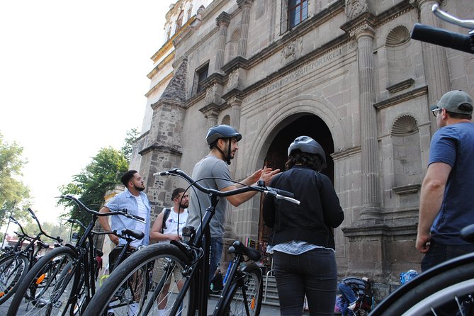 Frida Kahlo VIP [Museum Tickets Included] Bike, Markets & Churros - The guides and the small-group vibe