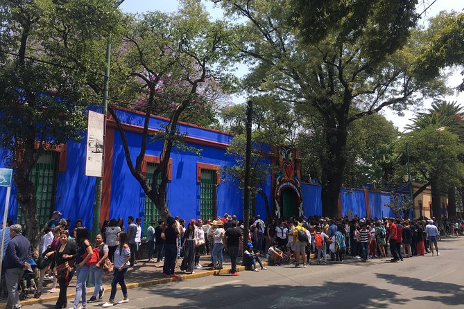 Frida Kahlo VIP [Museum Tickets Included] Bike, Markets & Churros - Timing, weather, and planning your day around the museum