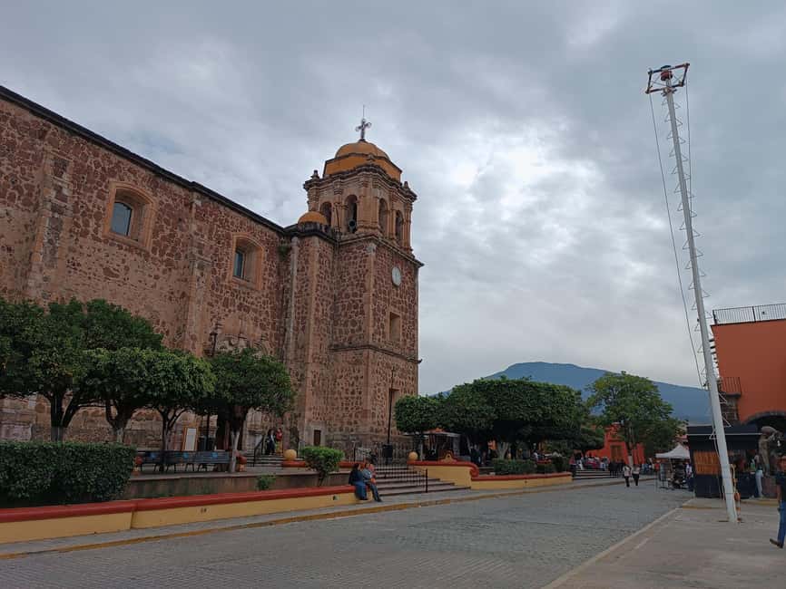 From Guadalajara: Tequila Town and Cantaritos El Guero - The agave country photo stop in Amatitán