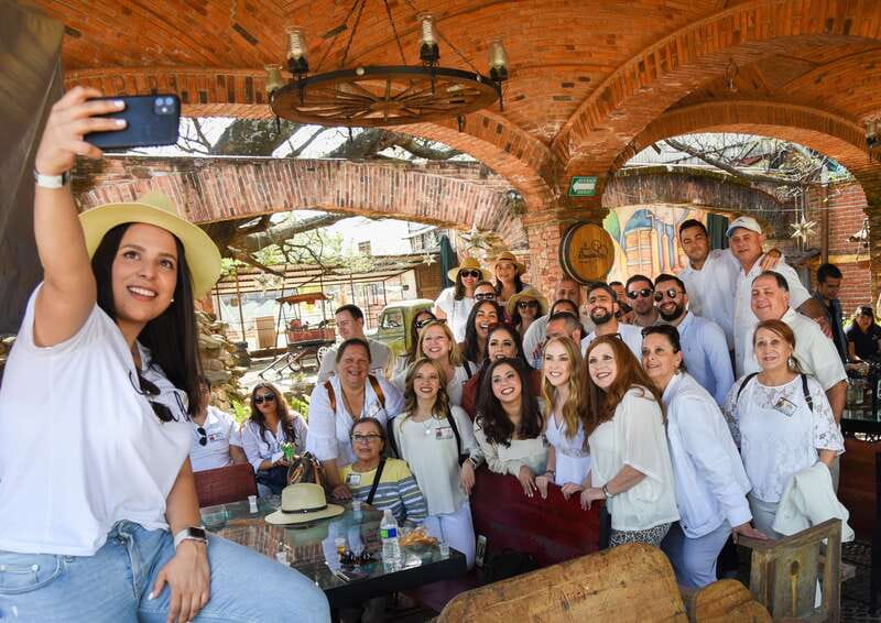 From Guadalajara: Tequila Trail Tour with Tasting - Food market visit in Tequila, regional bites and local rhythm