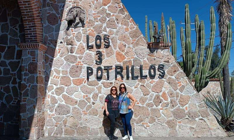 From Guadalajara to Chapala Lake: Funny and cultural tour - Mariscos El Carnal in Ajijic: Lunch Options and a Gondola Ride
